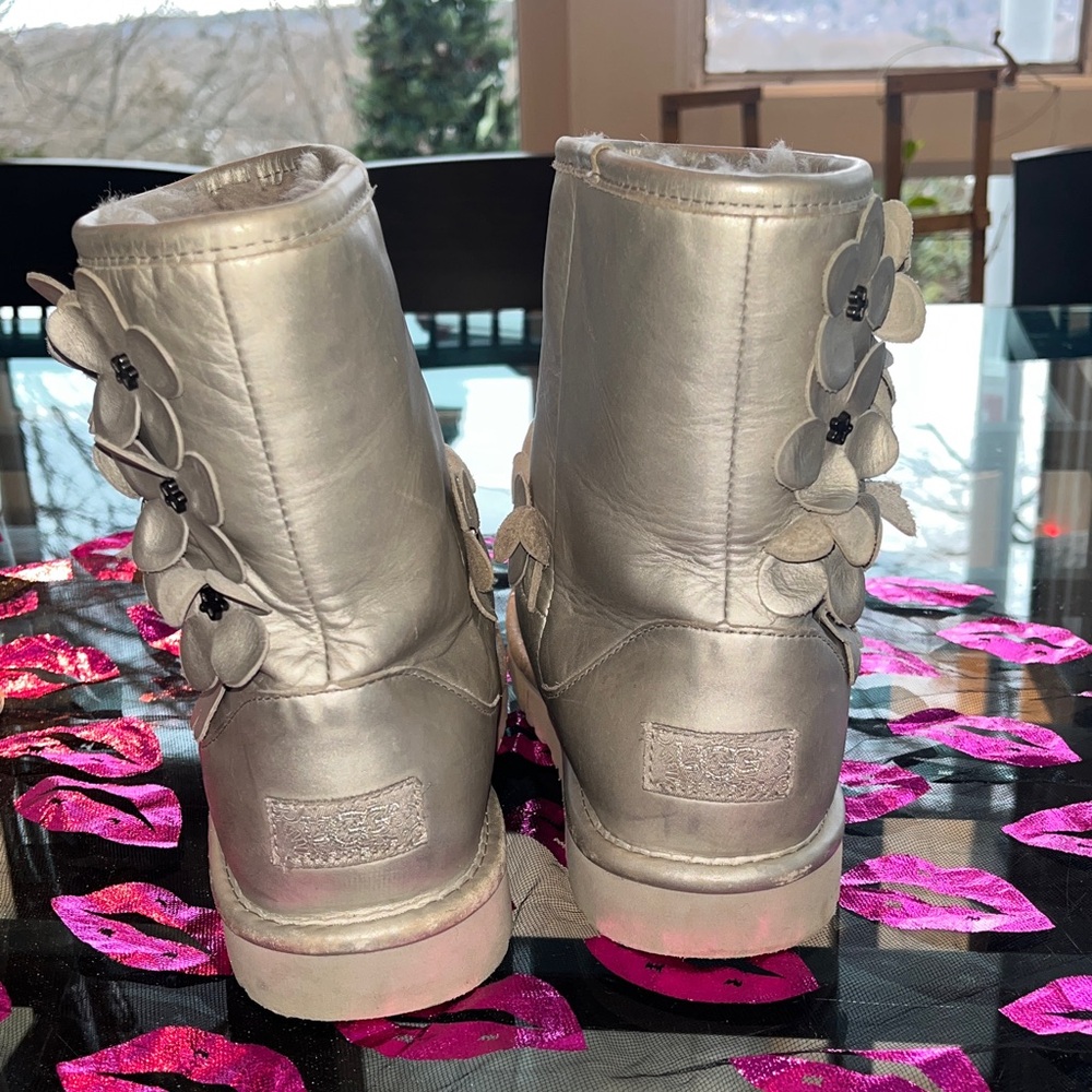 UGG silver metallic floral boots with pink lips! - Picture 5 of 7
